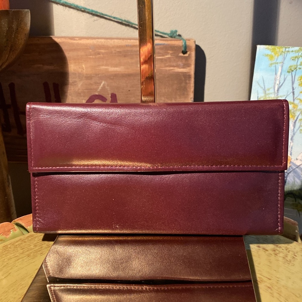 Rolf’s Vintage Cowhide Wallet NWOT comes in the original box